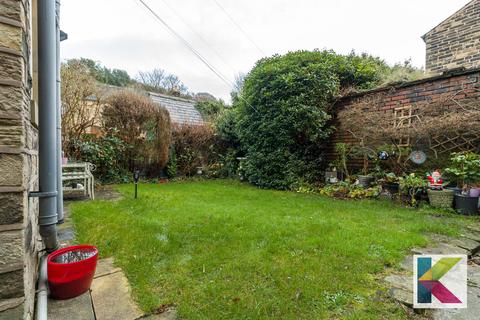 2 Lawton Square, Delph, Oldham, OL3 5DT
