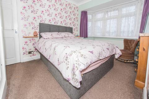 17 Burleigh Avenue, Wallington, SM6 7JQ