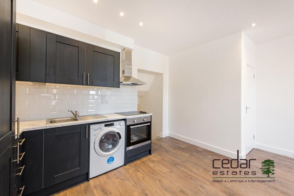 Princes Avenue, Finchley Central N3 1 bed flat £1,096 pcm (£253 pw)