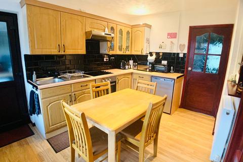 8 Headley Rise, Shirley, Solihull, B90 3QL