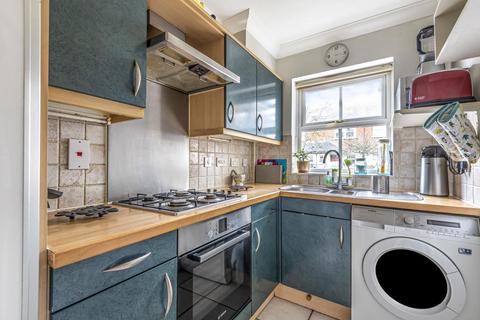 3 bedroom terraced house to rent, Stable Close,  City Centre,  OX1