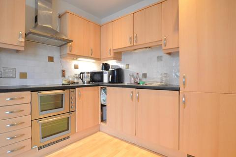 2 bedroom flat to rent, Camp Road, St Albans, AL1