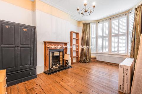 7 Thornsbeach Road, London, SE6 1DY