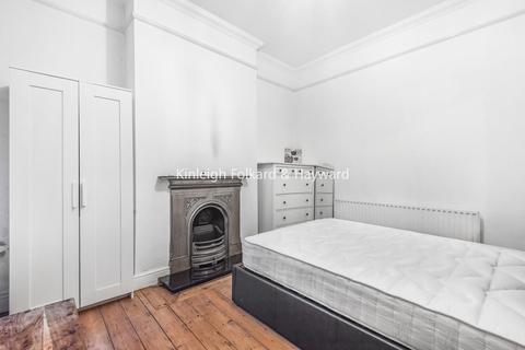 7 Thornsbeach Road, London, SE6 1DY