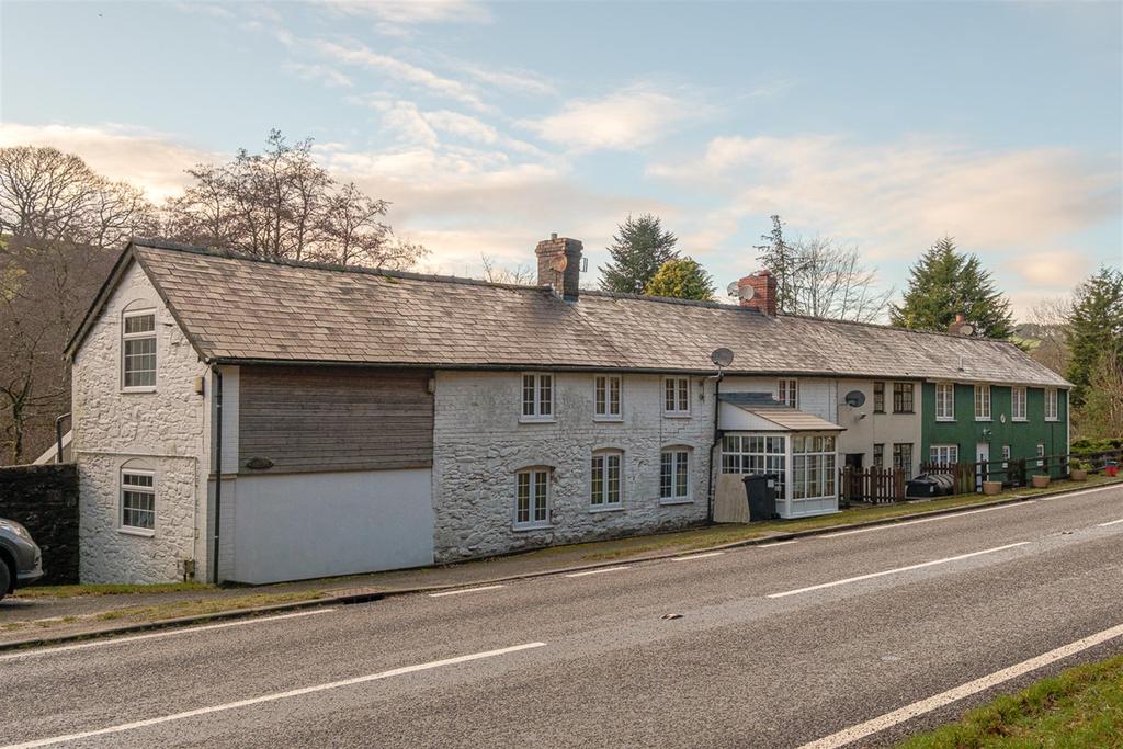 Llanbadarn Fynydd, Llandrindod Wells, LD1 6TU 3 bed terraced house £