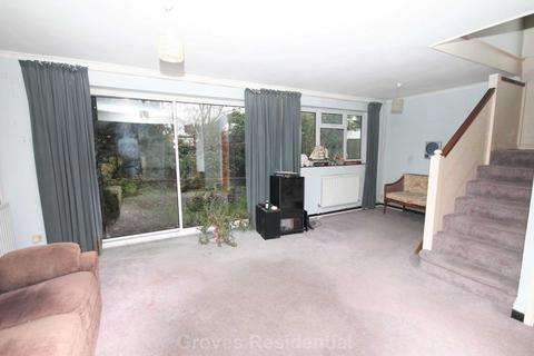 8 Yew Tree Close, Worcester Park, KT4 7RP