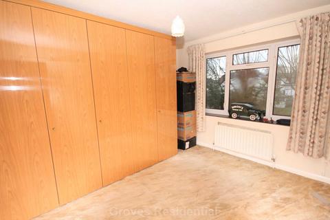 8 Yew Tree Close, Worcester Park, KT4 7RP