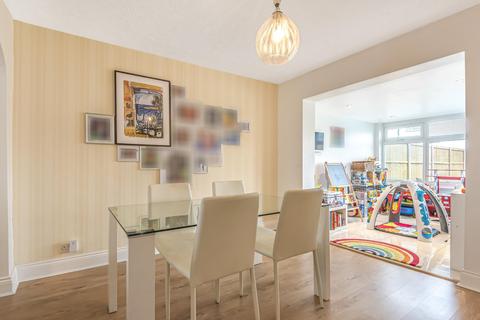 32 Oxford Gardens, Denham, Uxbridge, UB9 4ED