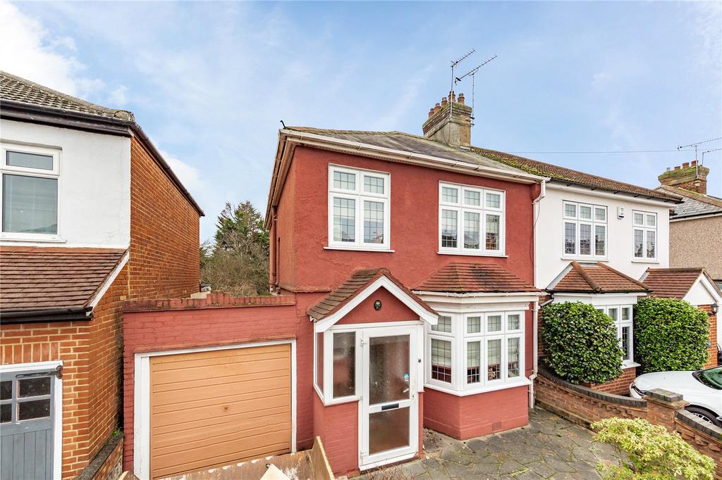 Argyle Gardens, Upminster, RM14 3 bed semidetached house £550,000