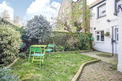27 Horton Road, London, E8 1DP
