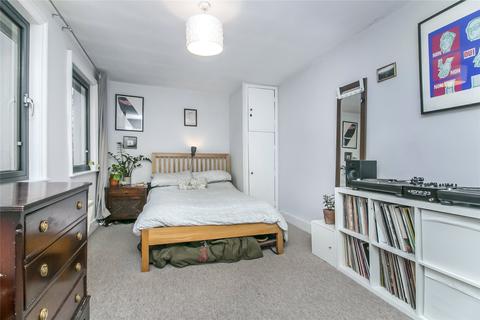 27 Horton Road, London, E8 1DP