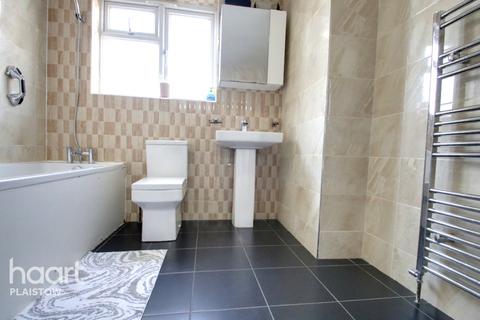 28 Eclipse Road, London, E13 8LX