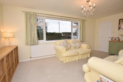 8 Elm Drive, Wincanton, BA9 9EZ