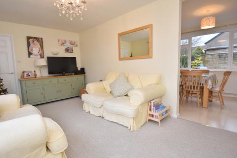 8 Elm Drive, Wincanton, BA9 9EZ