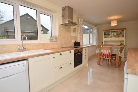 8 Elm Drive, Wincanton, BA9 9EZ
