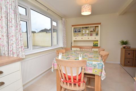 8 Elm Drive, Wincanton, BA9 9EZ