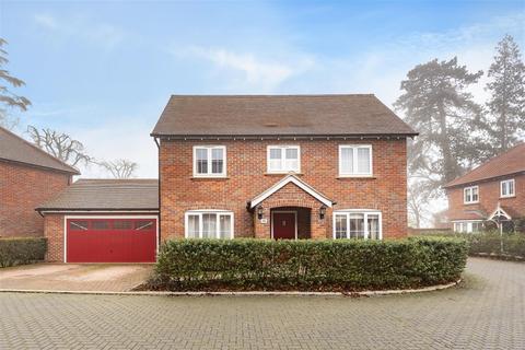 14 Abrahams Close, Amersham, HP7 9FA