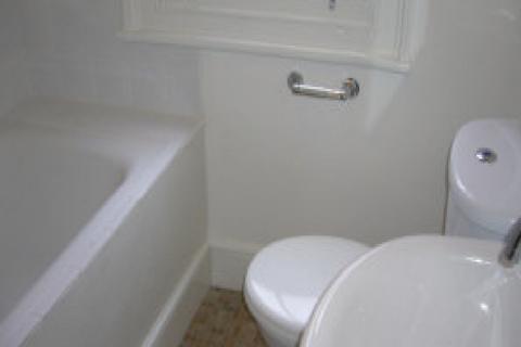 Studio to rent, C, Archway Road, Highgate, N6