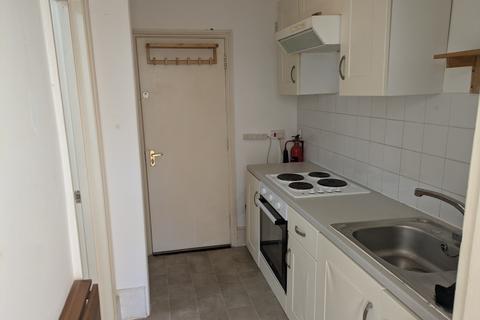 Studio to rent, C, Archway Road, Highgate, N6