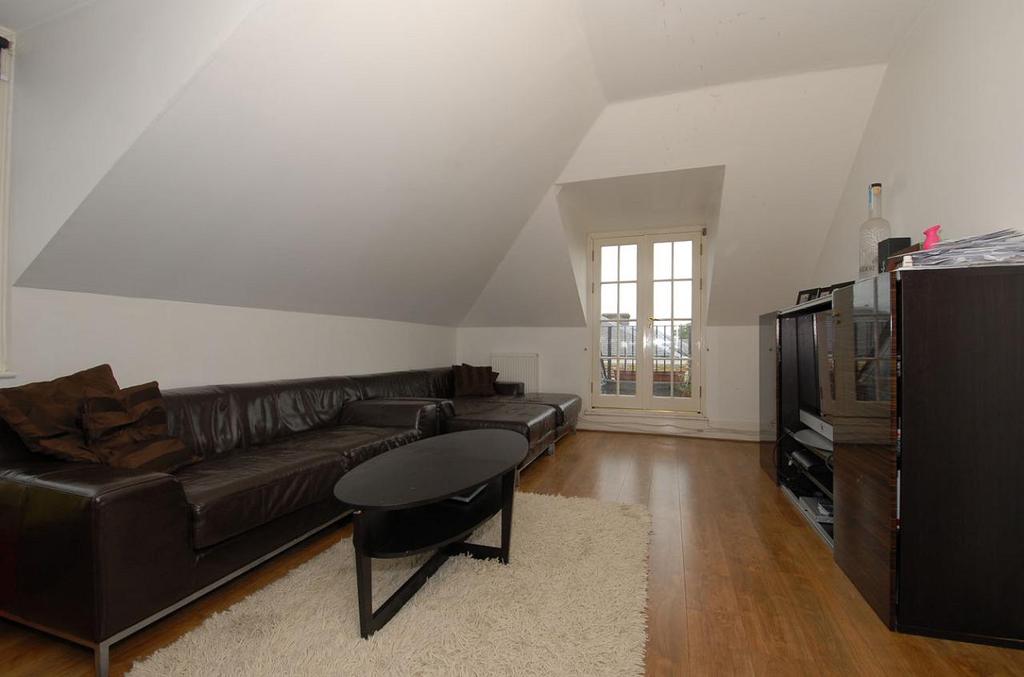 Princess Park Manor Friern N11 3 bed apartment £1,950 pcm (£