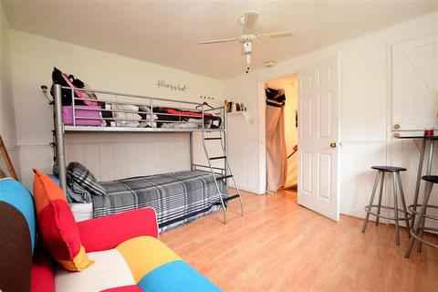 11 Findon Road, Brighton, BN2 5NT