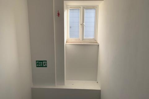 Flat 1, Ellum House, 20 Wallingford Road, Uxbridge, UB8 2FG