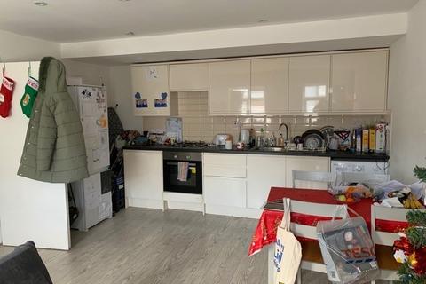 Flat 1, Ellum House, 20 Wallingford Road, Uxbridge, UB8 2FG