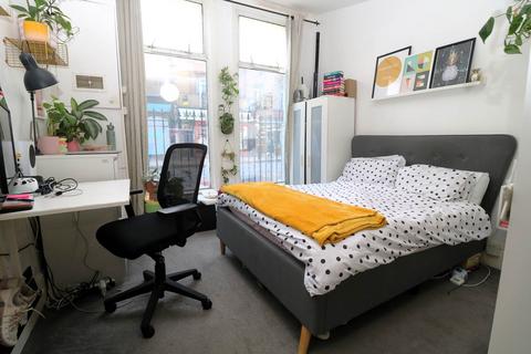 Studio to rent, Crouch Hill, Islington