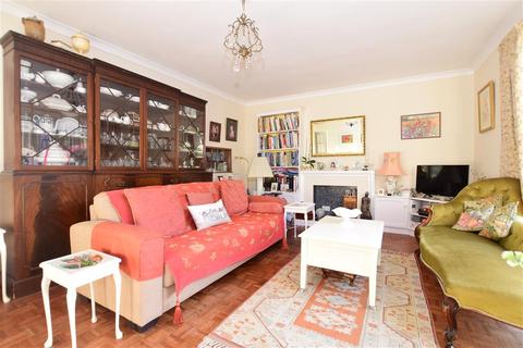 19 Cheviot Close, Tonbridge, TN9 1NH