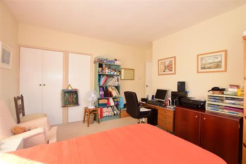 19 Cheviot Close, Tonbridge, TN9 1NH