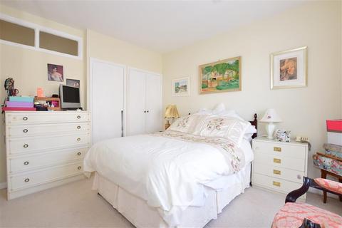 19 Cheviot Close, Tonbridge, TN9 1NH