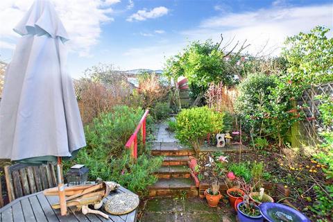 19 Cheviot Close, Tonbridge, TN9 1NH