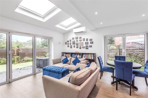 6a Muirfield Close, Watford, WD19 6LT