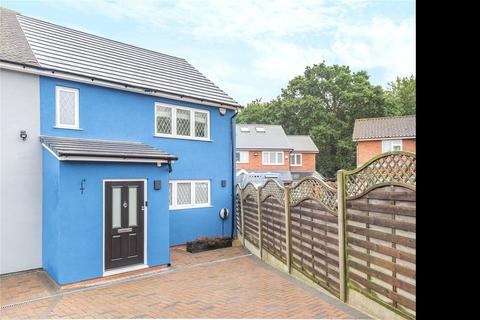 6a Muirfield Close, Watford, WD19 6LT