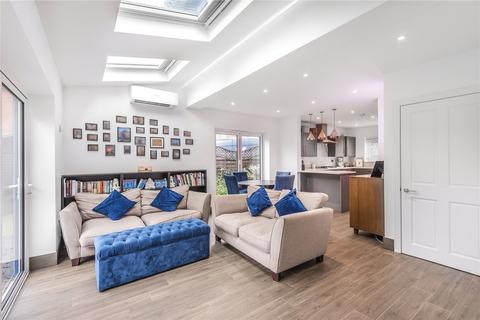 6a Muirfield Close, Watford, WD19 6LT