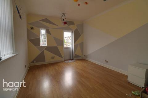 2 bedroom flat to rent, Chepstow Road, Newport
