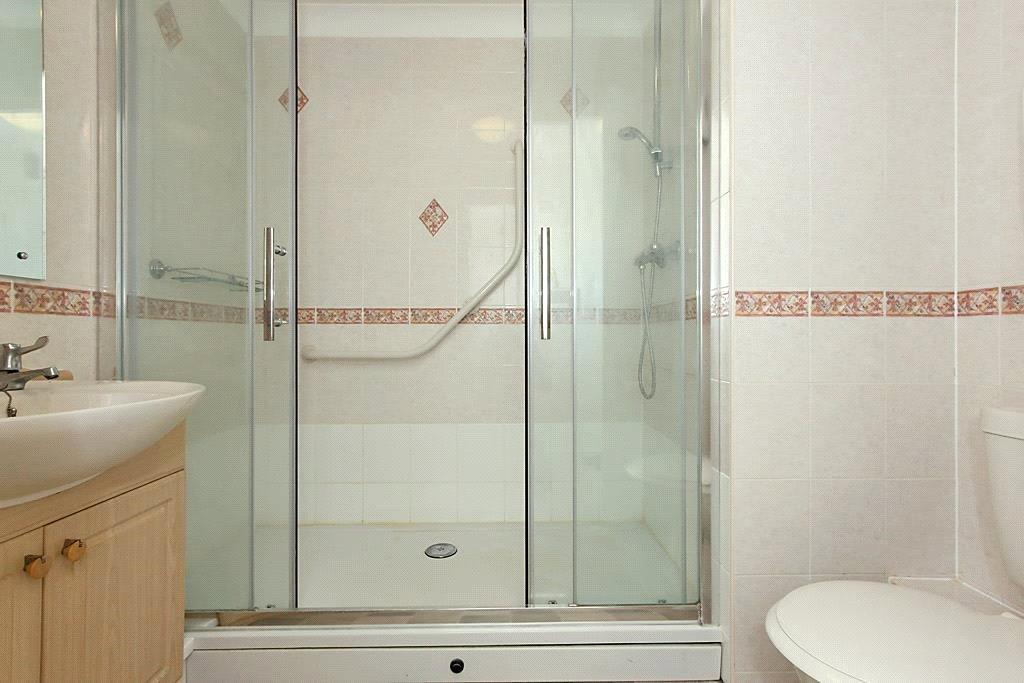 Riv-Bathroom.jpg