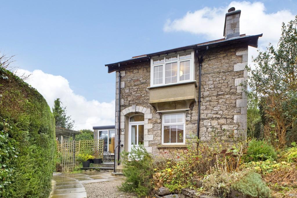 Beachwood Cottage, Redhills Road... 3 bed detached house £385,000