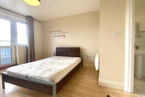 2 bedroom apartment to rent - Luscinia View, Napier Road, Reading, Berkshire, RG1