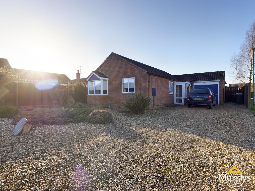 Hales Lane, Navenby, Lincoln 3 bed detached bungalow £259,950
