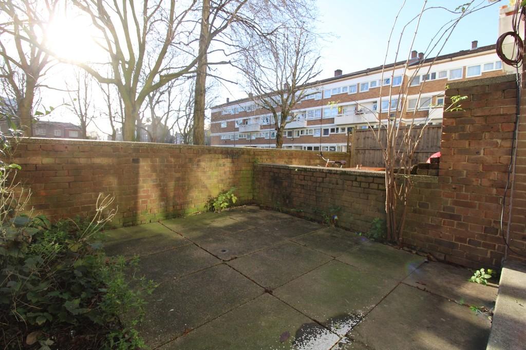 Pownall Road, London E8 3 bed ground floor £1,842 pcm (£
