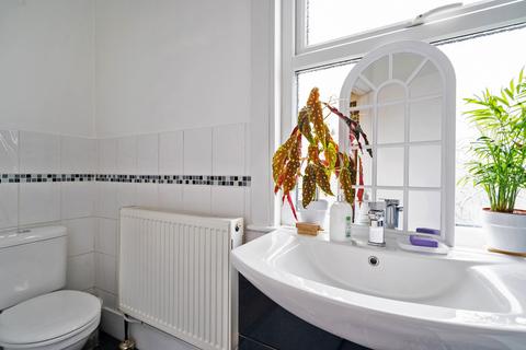 43a Carlyle Road, London, E12 6BL