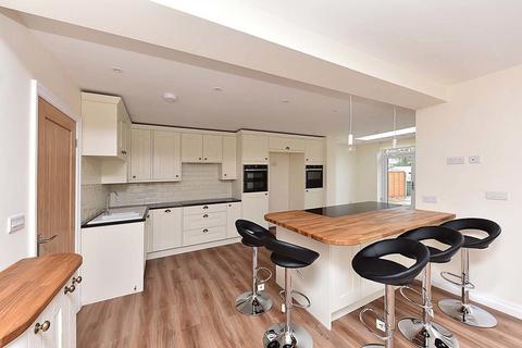 3 bedroom semi-detached house to rent, Sandy Lane, Whitegate