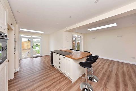 3 bedroom semi-detached house to rent, Sandy Lane, Whitegate
