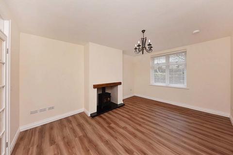 3 bedroom semi-detached house to rent, Sandy Lane, Whitegate