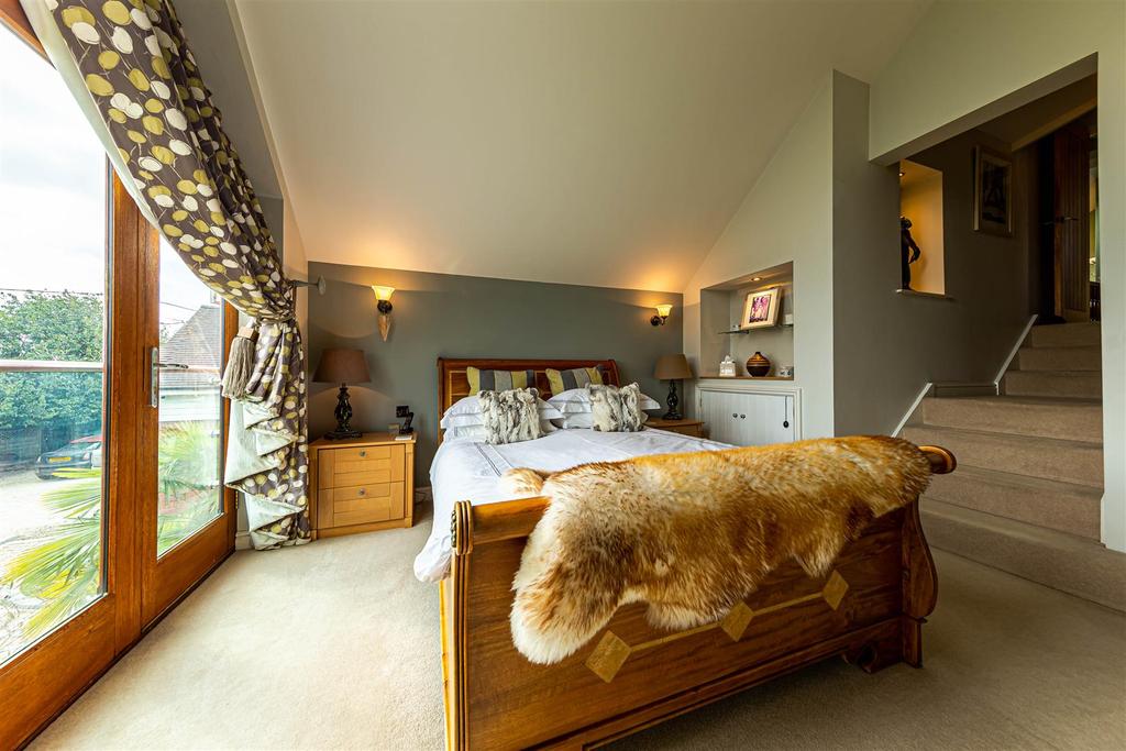 Master bedrooom at 104 Main Road, Sheepy Magna CV9