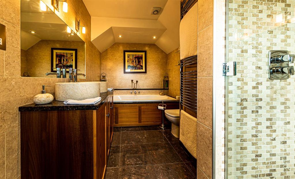 Master en suite at 104 Main Road, Sheepy Magna CV9