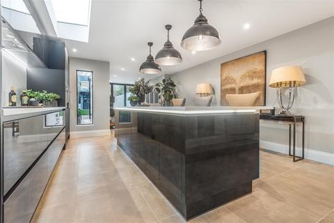 10 Prospect Road, Long Ditton, Surbiton, KT6 5PY