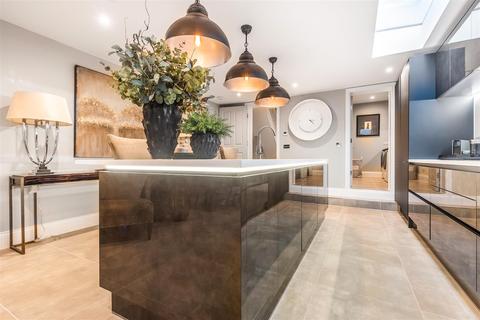 10 Prospect Road, Long Ditton, Surbiton, KT6 5PY