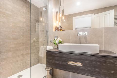 10 Prospect Road, Long Ditton, Surbiton, KT6 5PY